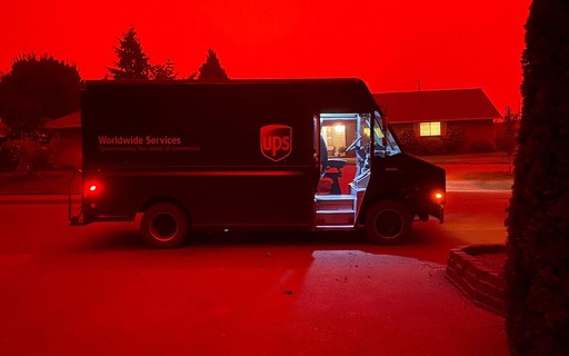 Cidades de Oregon têm céu vermelho devido aos incêndios florestais