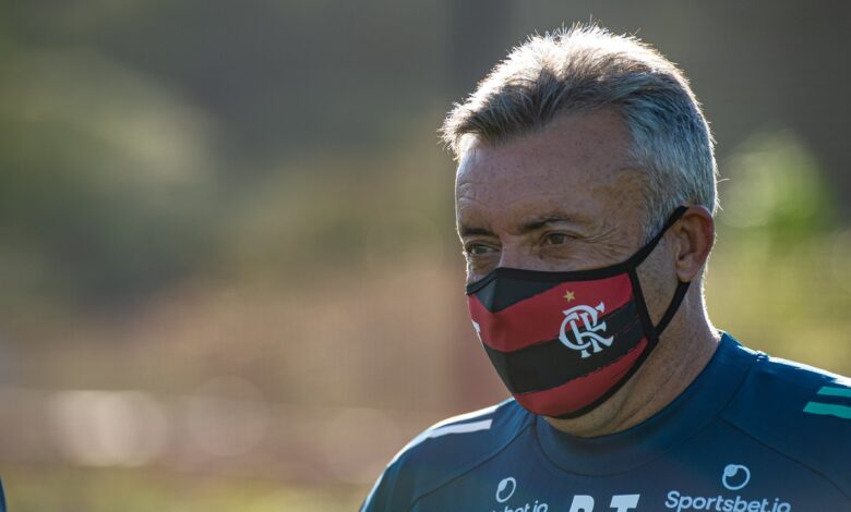 Sem tempo a perder na busca pelo Flamengo ideal, Dome abre mão de hotel e decide morar no Ninho
