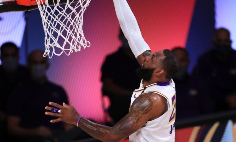 LeBron rege show dos Lakers, que fazem 4 a 1 nos Rockets e voltam à final do Oeste depois de 10 anos