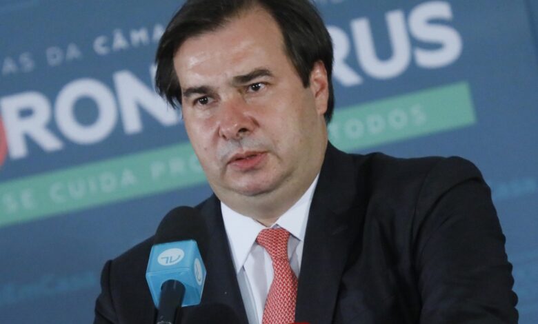 Maia diz ver pouca chance de a CPMF ser recriada