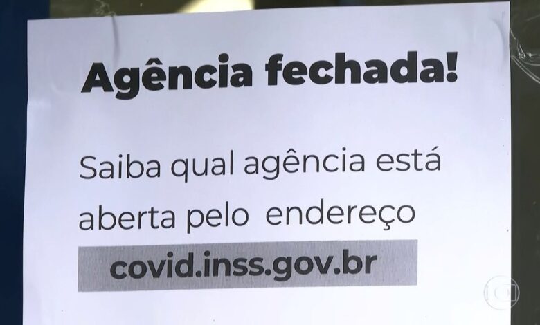 Retomada no INSS: com serviços atrasados, órgão tem queda de braço com médicos peritos