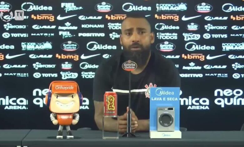 Coelho evita falar de futuro e explica missão no Corinthians: “Quero que eles voltem a sorrir”