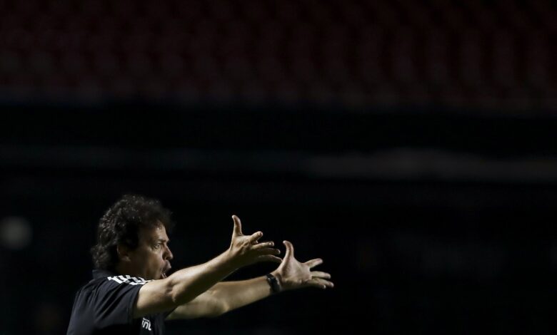 Opinião: São Paulo não mostra confiança e passa longe do espírito de Libertadores