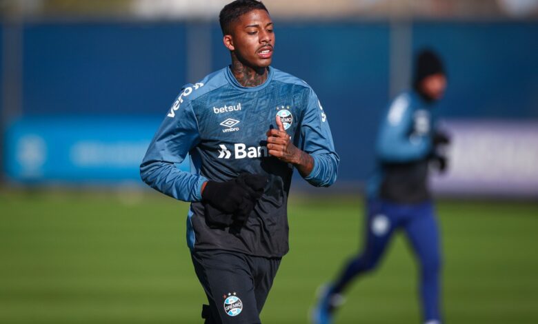 Palmeiras comunica ao Grêmio interesse em Jean Pyerre, mas vê chance pequena de negócio