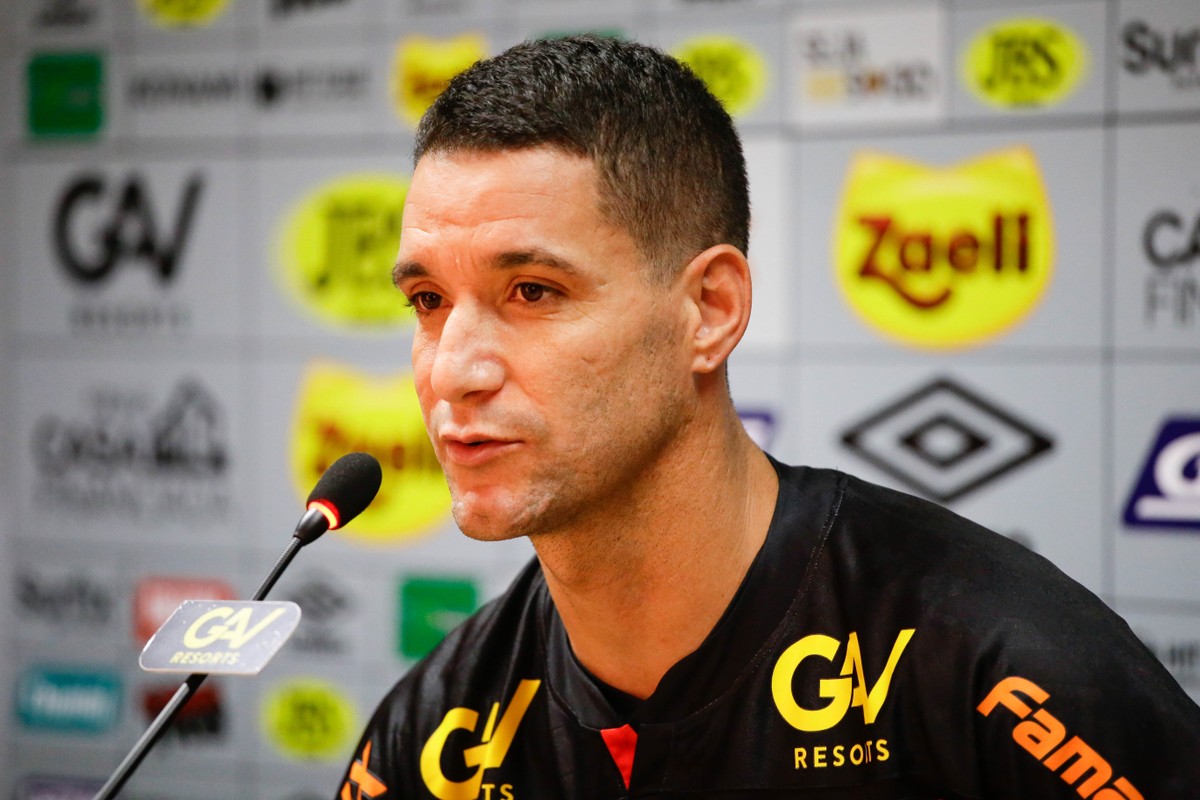Presidente do Atlético-MG diz que notificação de Thiago Neves tem pedido de multa “risível” e prevê vitória em caso de processo