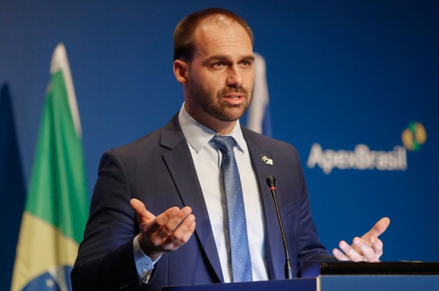 Em depoimento de mais de 6h, Eduardo Bolsonaro é perguntado sobre Allan dos Santos, compra de rádio e atuação nas redes  | Bela Megale – O Globo