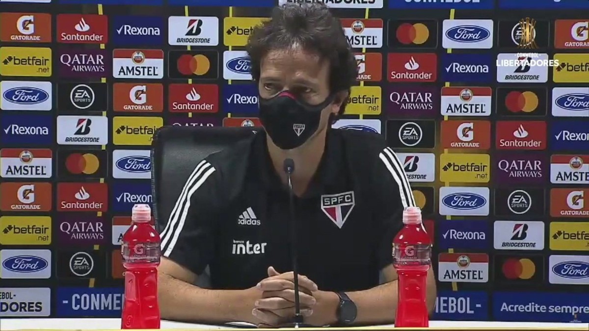 Sob pressão, Diniz define situação no São Paulo: “Não tem que ter medo de ser demitido”