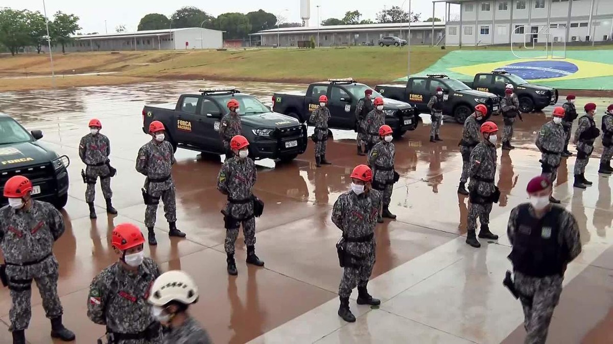Força Nacional envia bombeiros para reforçar combate a incêndios no Pantanal