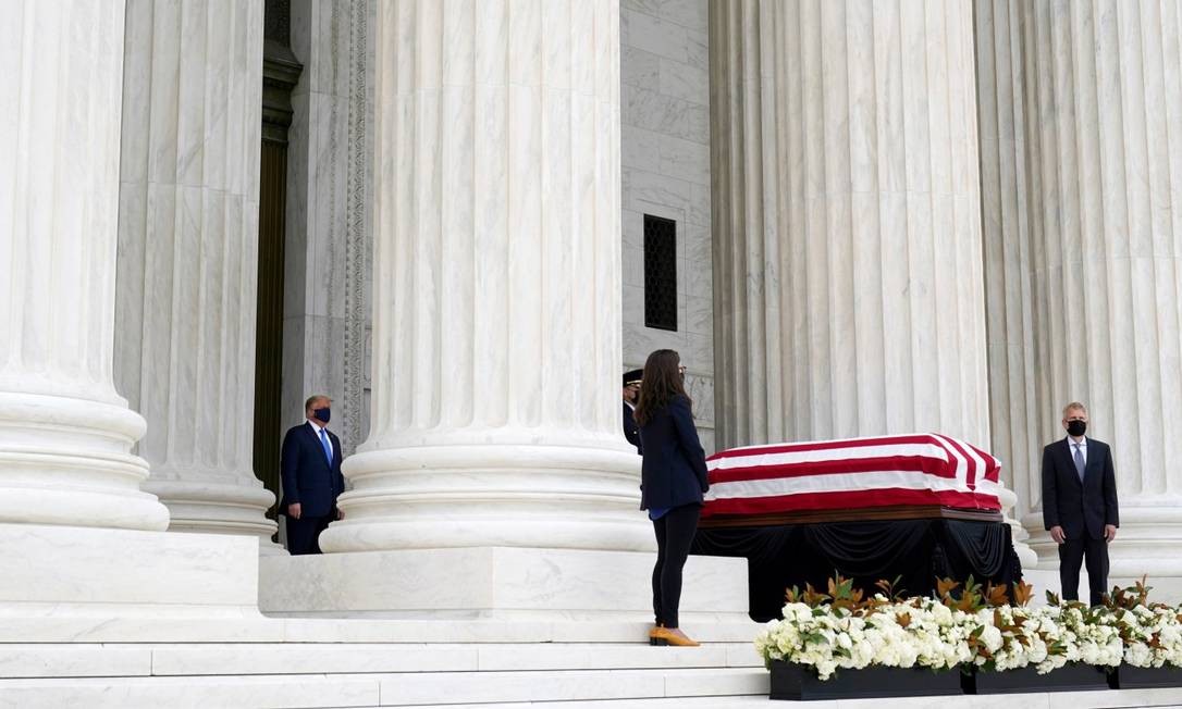 Trump é vaiado em velório de juíza da Suprema Corte