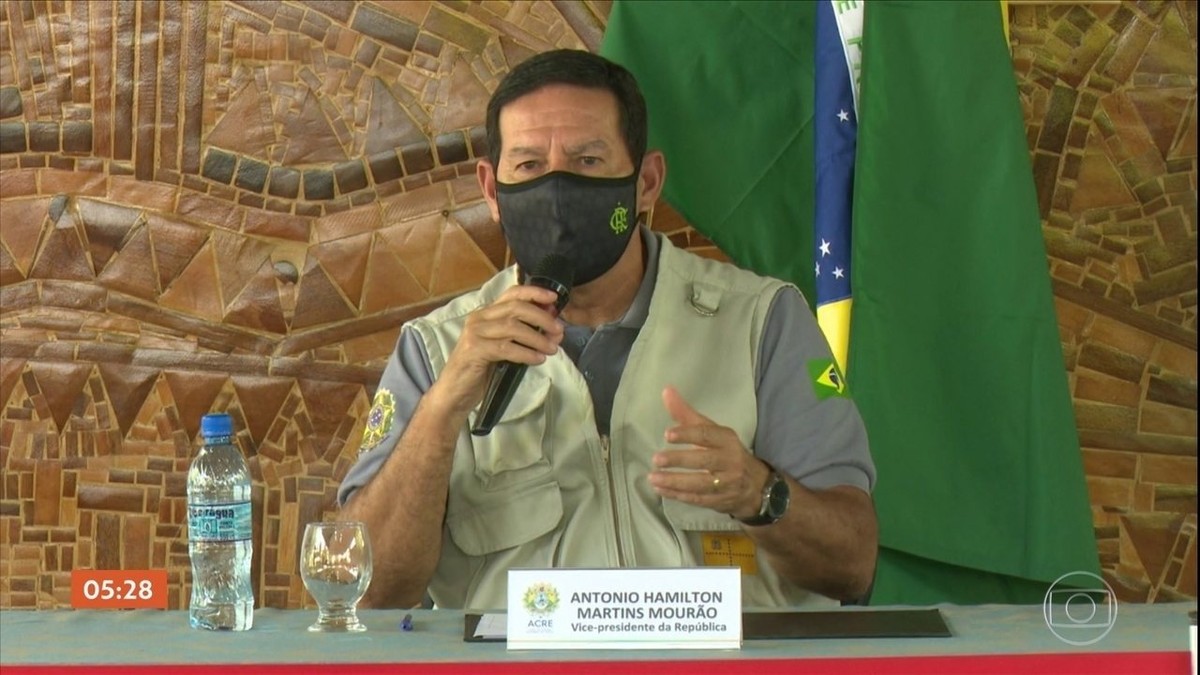 Mourão diz que satélite aponta pedra como foco de calor; especialista do Inpe diz que sistema de queimadas elimina erros