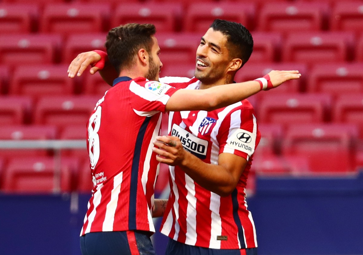 Saudades, Barcelona? Suárez estreia com dois gols e assistência, e Atlético massacra o Granada