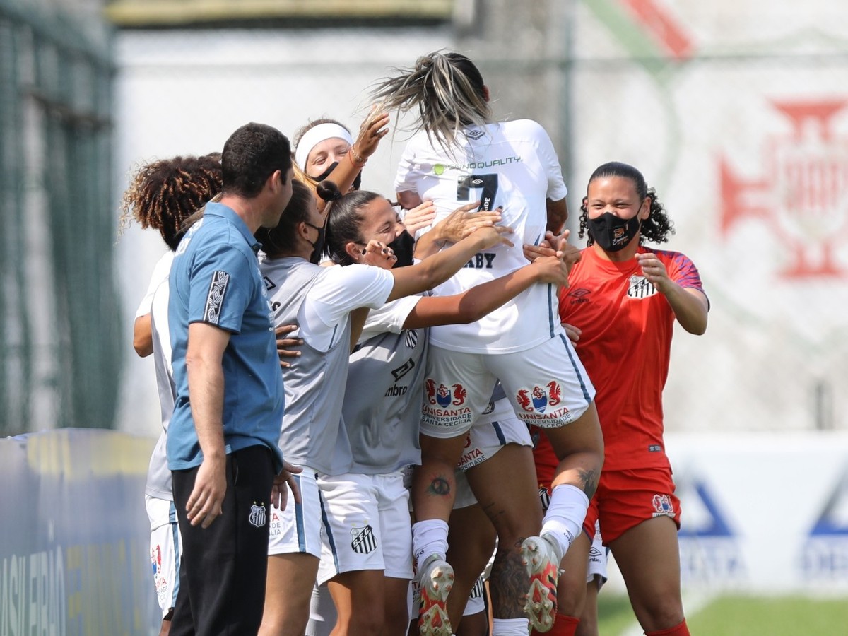 Santos abre 3 a 0 com 22 minutos de jogo e goleia a Ponte Preta no Brasileiro Feminino; veja gols