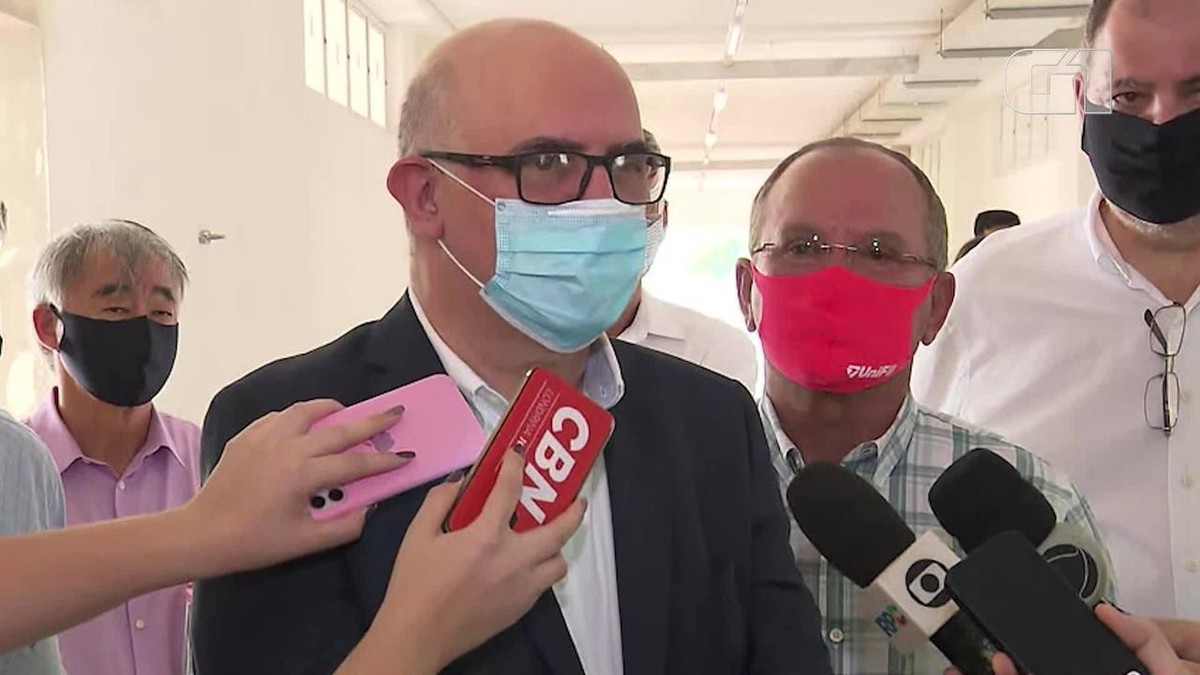 Tenho as minhas convicções, mas sou ministro de todos, diz Milton Ribeiro, do MEC