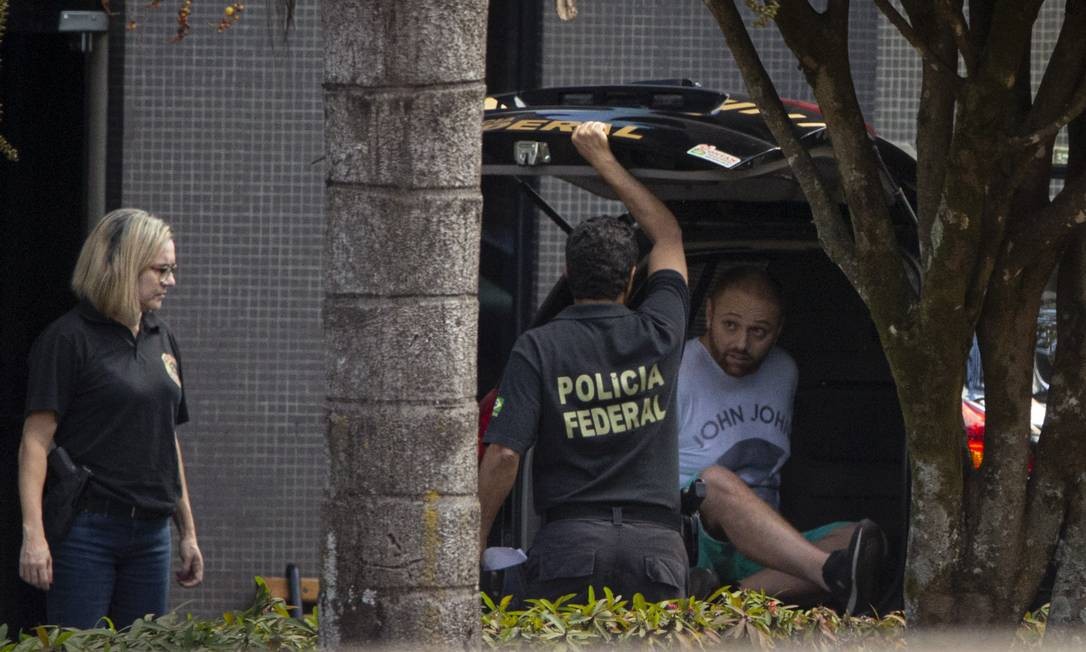 Juiz revoga prisão preventiva de hackers que invadiram celular de Moro e de autoridades públicas