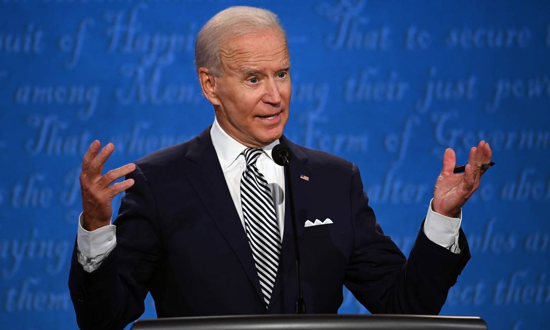 Campanha de Biden bate recorde de arrecadação após debate