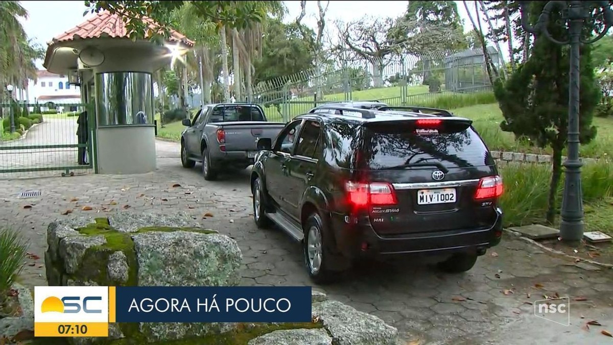 Governador de SC é alvo de buscas em investigação sobre suposta fraude na compra de respiradores