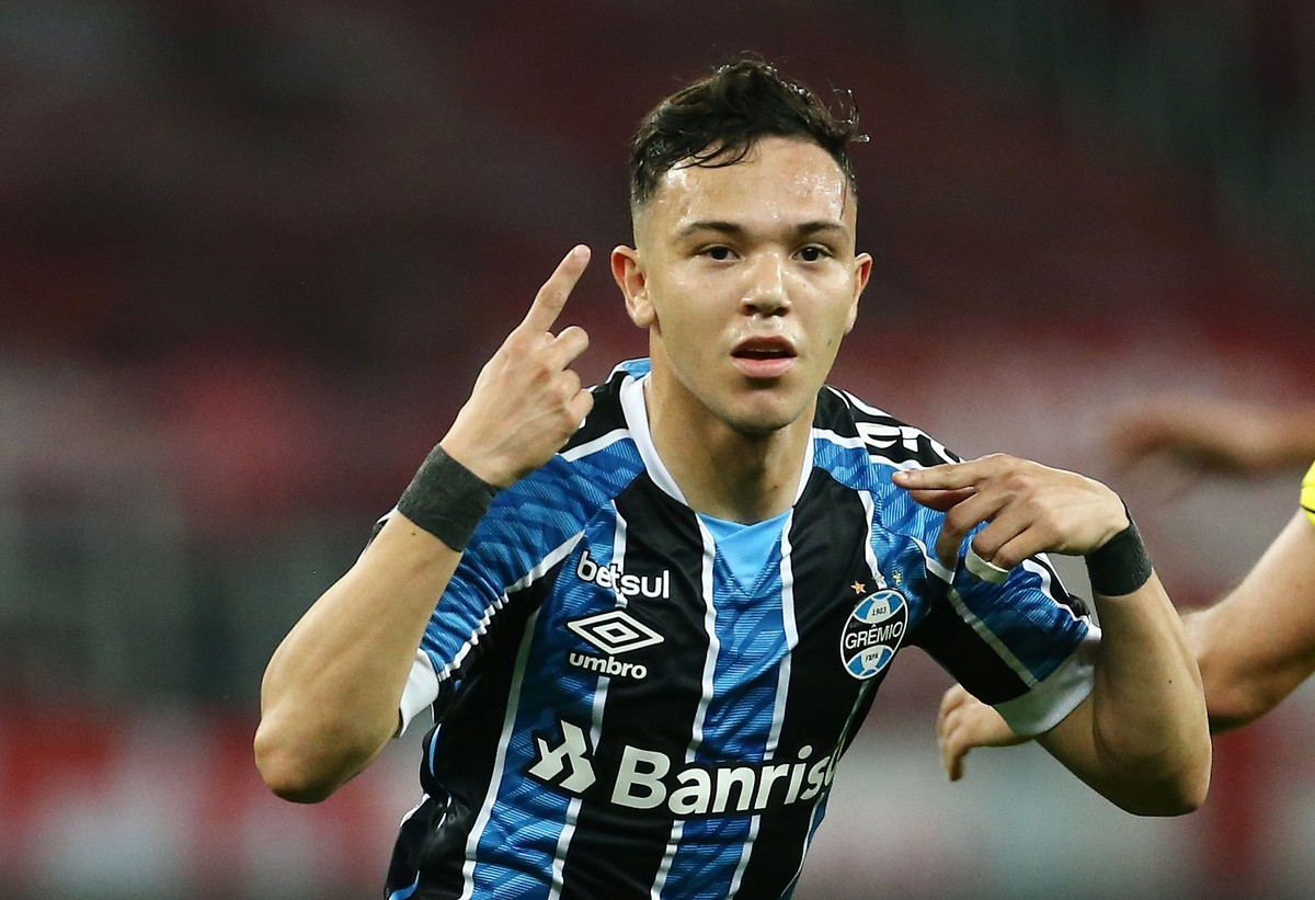 Percentual e quase R$ 100 milhões: veja detalhes da proposta do Porto por Pepê, do Grêmio